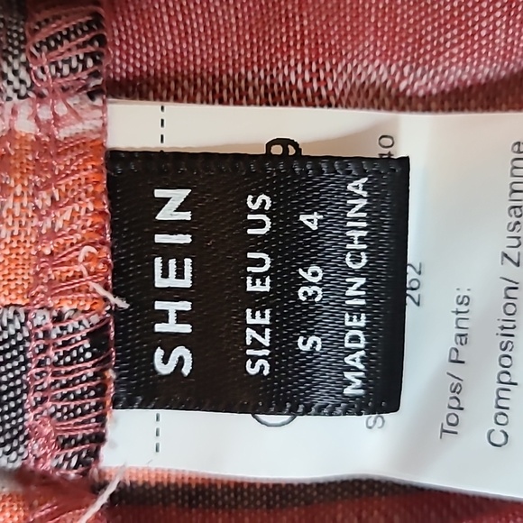 Striped cropped top with open back and matching shorts S - Picture 3 of 4